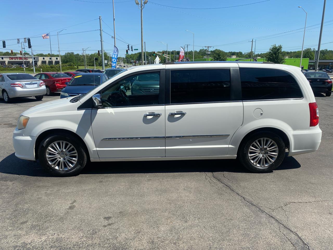 Chrysler Town & Country Limited 2012