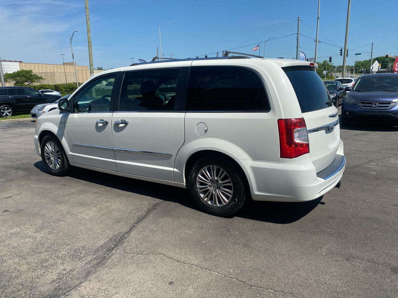 Chrysler Town & Country Limited 2012