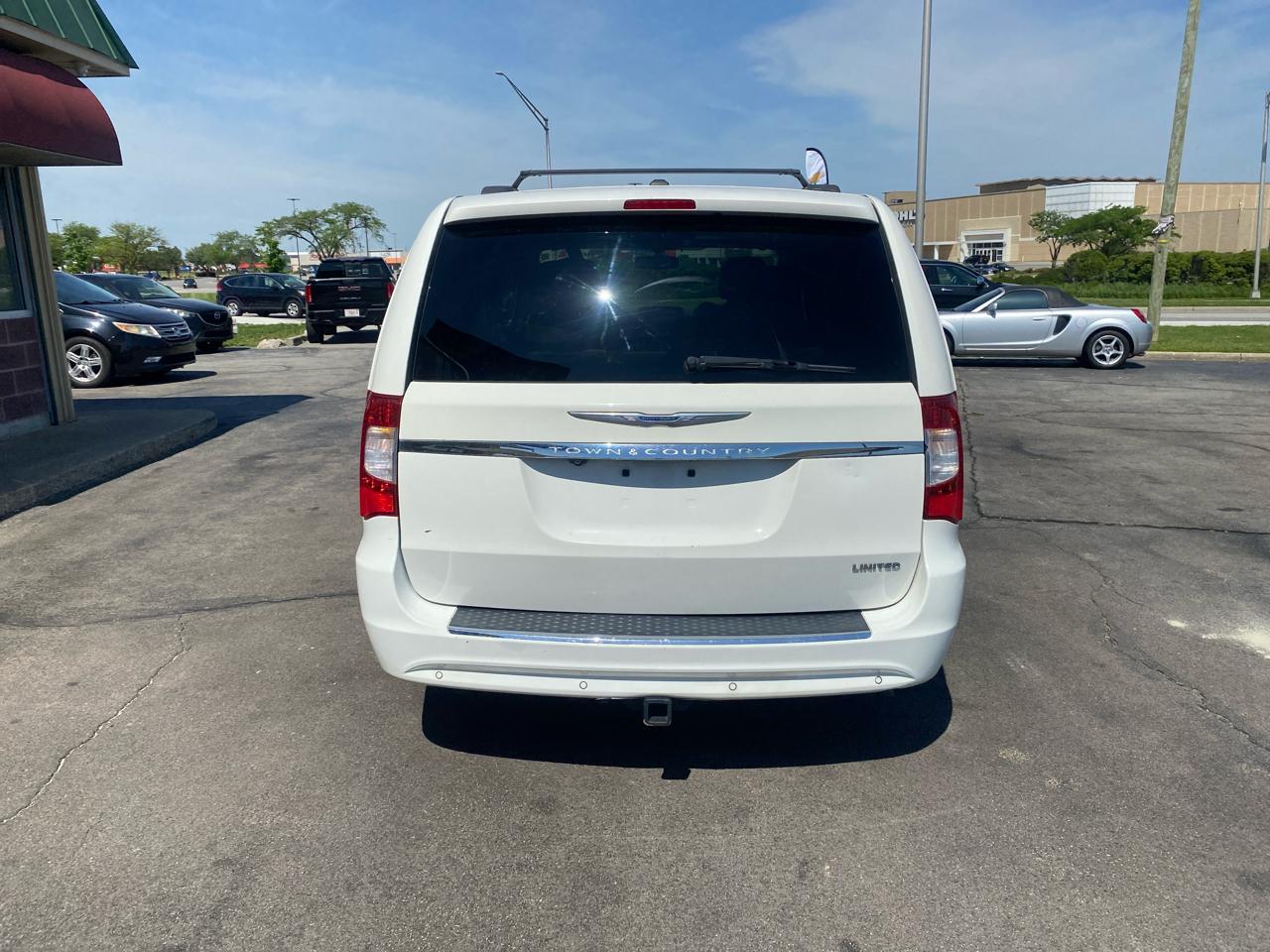 Chrysler Town & Country Limited 2012