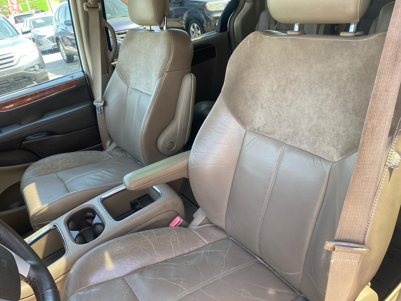 Chrysler Town & Country Limited 2012
