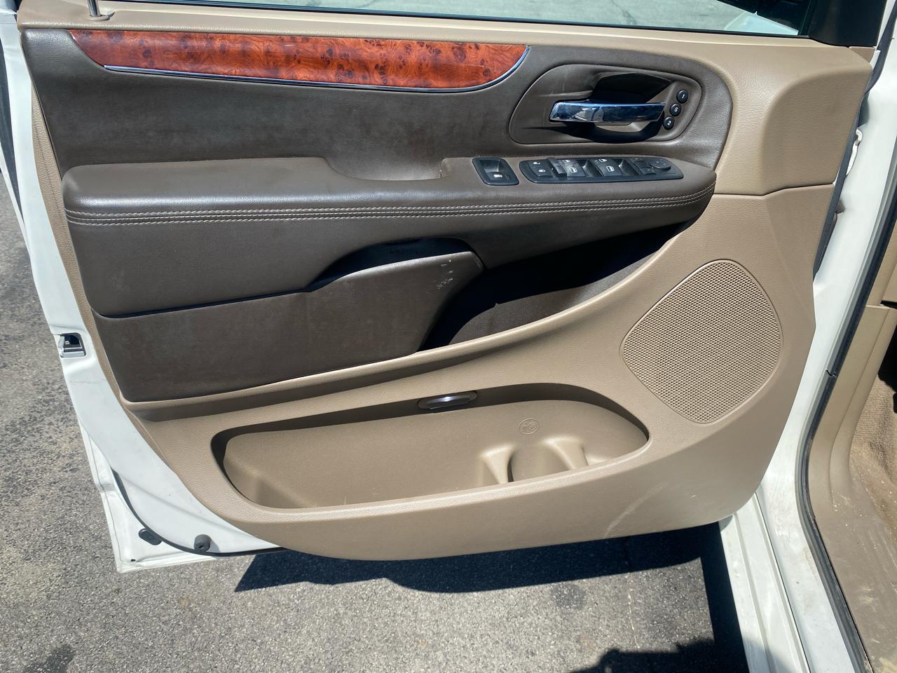 Chrysler Town & Country Limited 2012