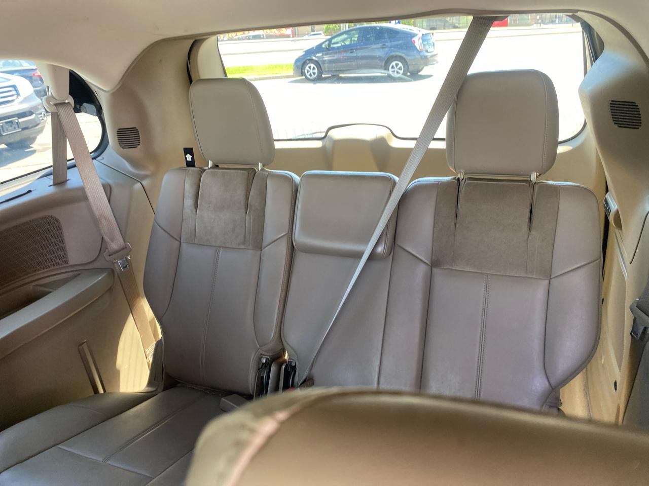 Chrysler Town & Country Limited 2012