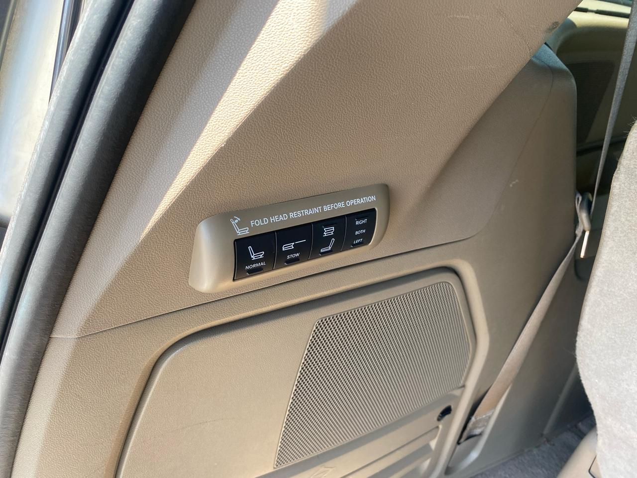 Chrysler Town & Country Limited 2012