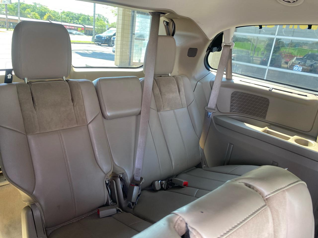 Chrysler Town & Country Limited 2012