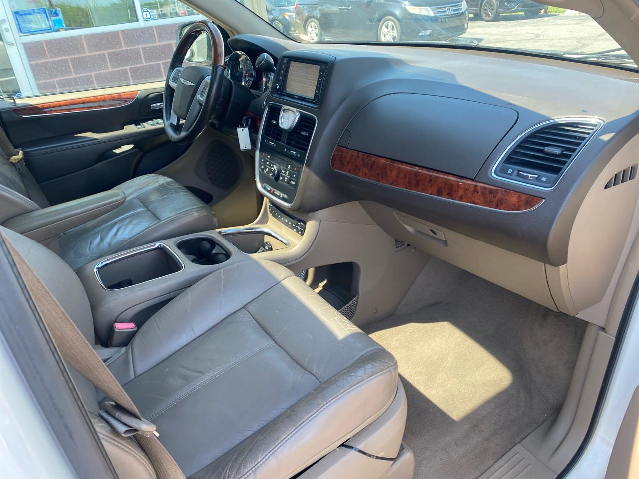 Chrysler Town & Country Limited 2012