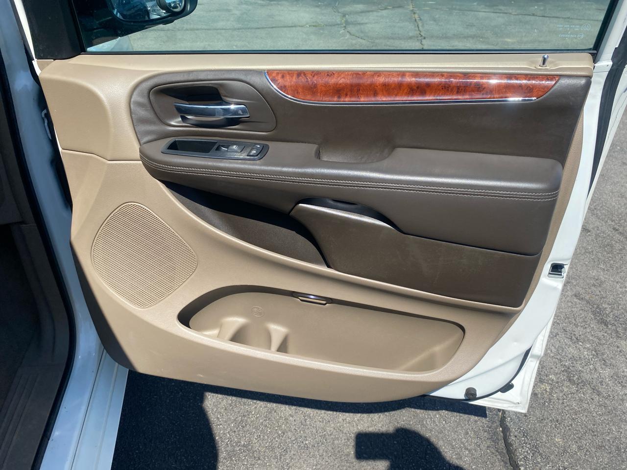 Chrysler Town & Country Limited 2012