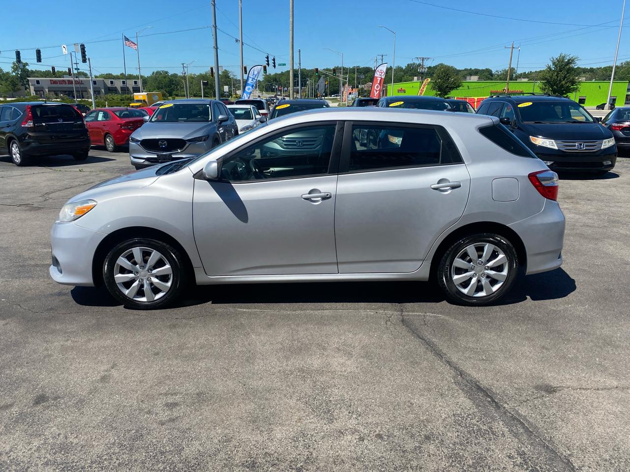 Toyota Matrix S 5-Speed AT 2012