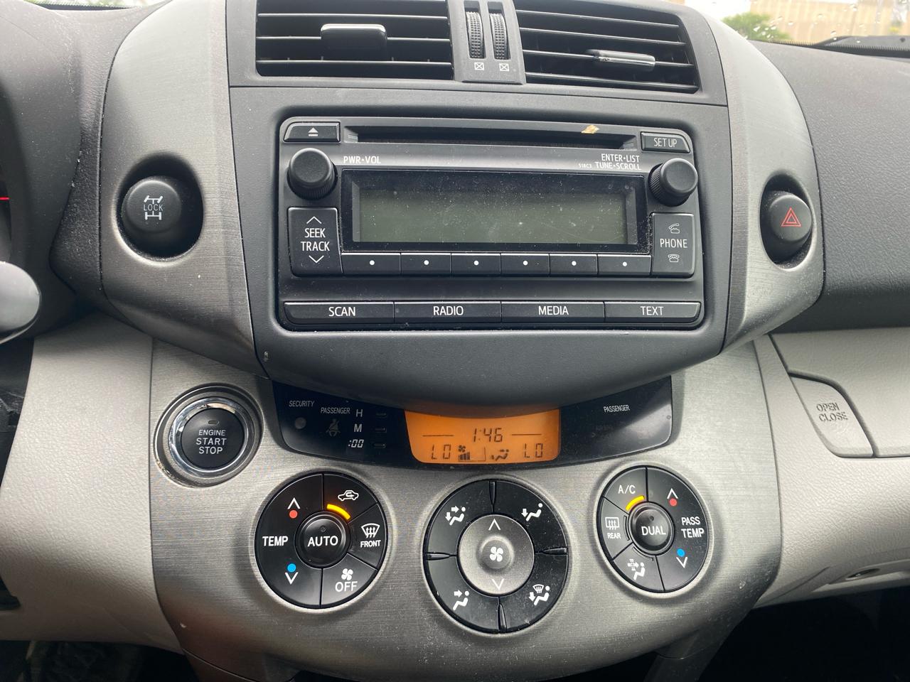 Toyota RAV4 Limited V6 4WD 2012