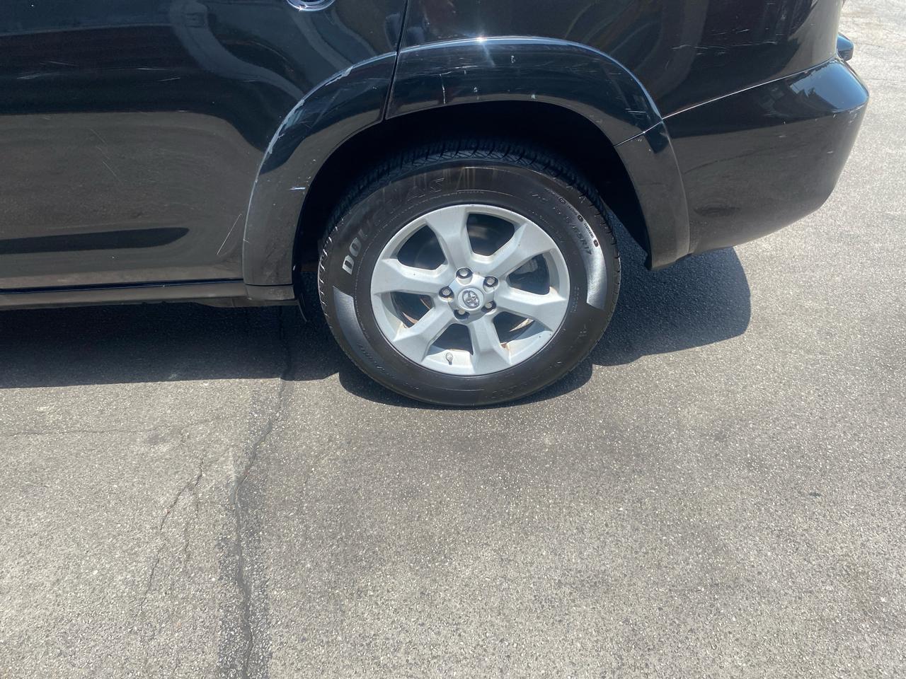 Toyota RAV4 Limited I4 4WD 2012