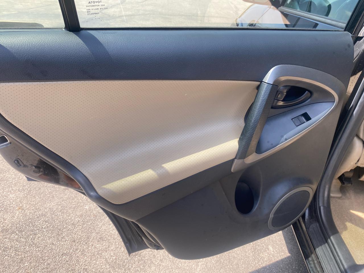 Toyota RAV4 Limited I4 4WD 2012