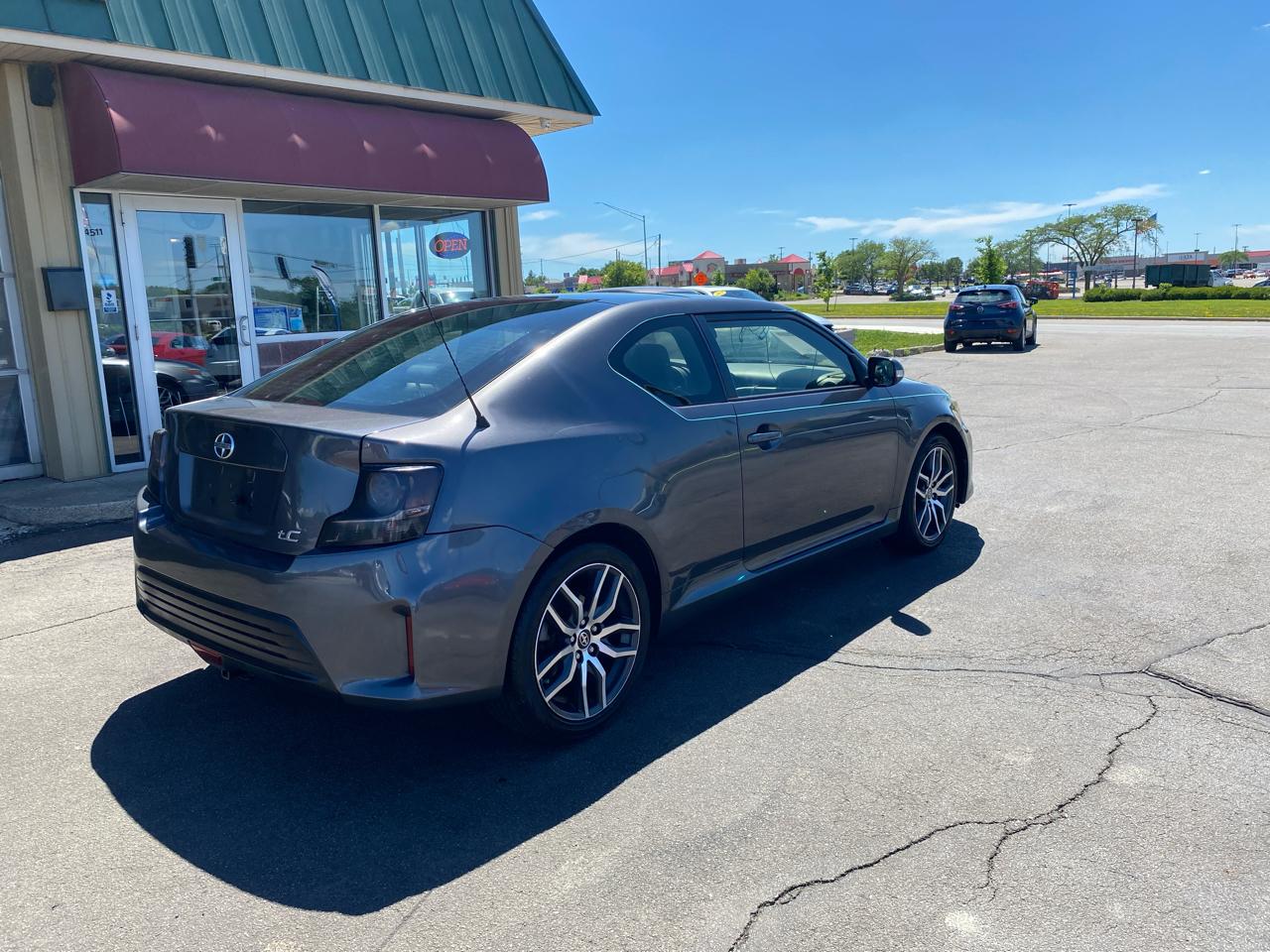 Scion tC Sports Coupe 6-Spd AT 2015