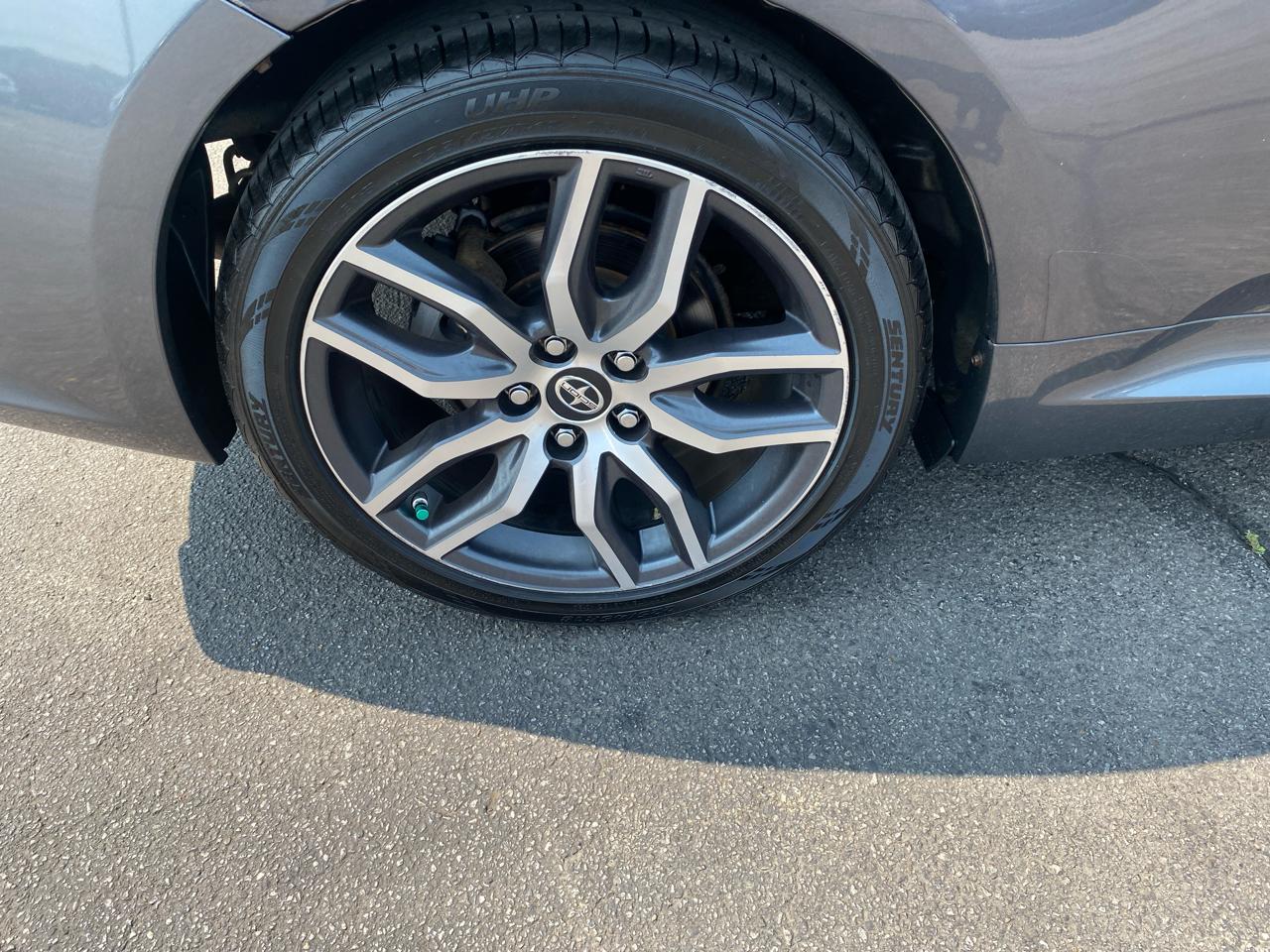 Scion tC Sports Coupe 6-Spd AT 2015