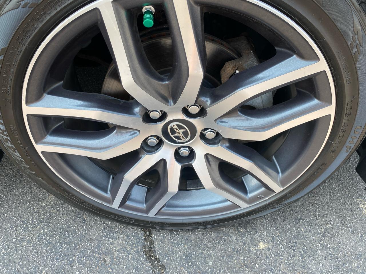 Scion tC Sports Coupe 6-Spd AT 2015
