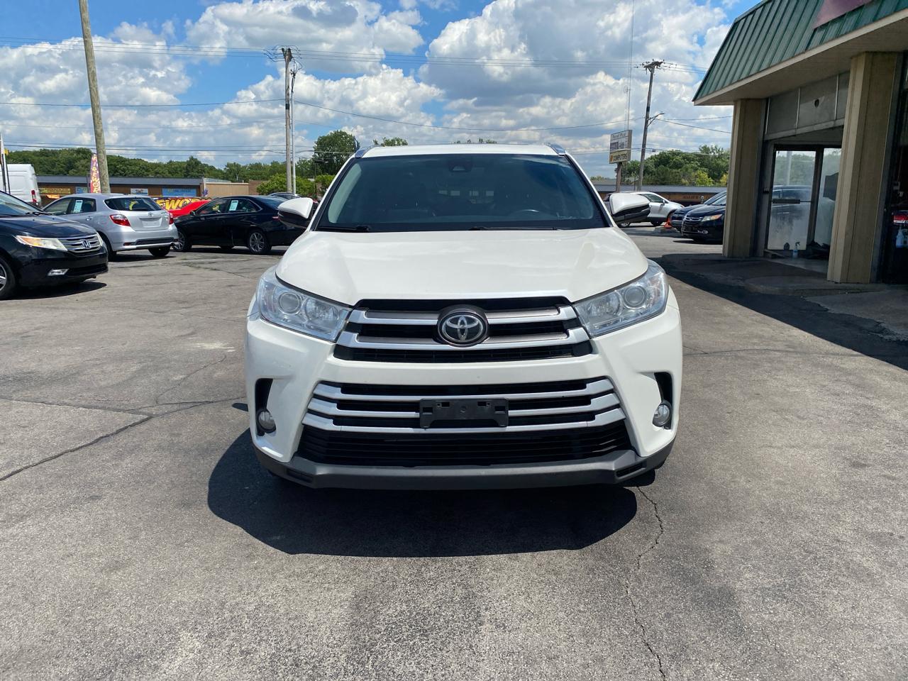 Toyota Highlander XLE AWD V6 2019