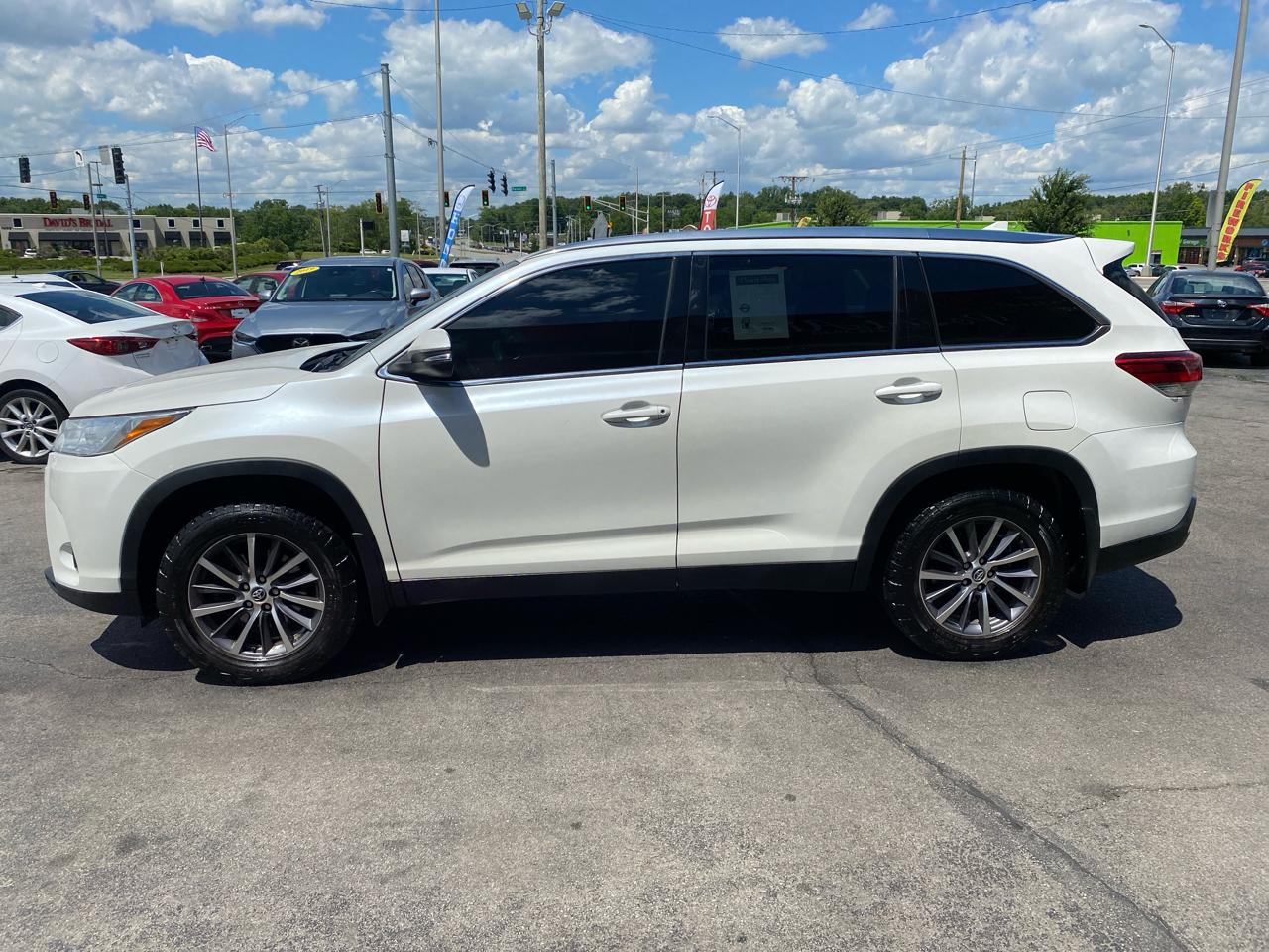 Toyota Highlander XLE AWD V6 2019