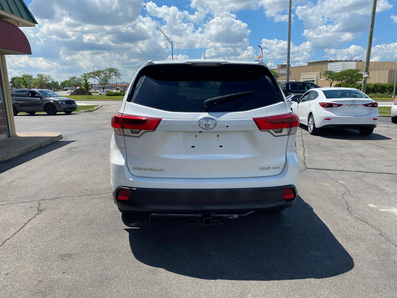 Toyota Highlander XLE AWD V6 2019