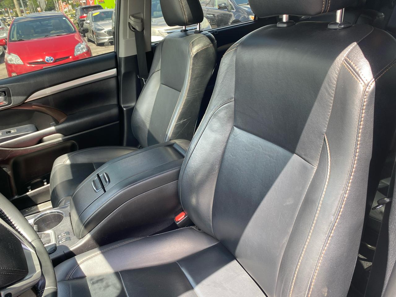 Toyota Highlander XLE AWD V6 2019
