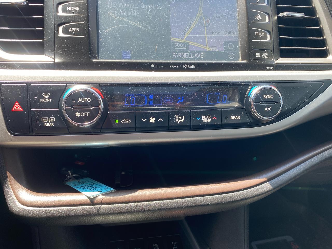 Toyota Highlander XLE AWD V6 2019