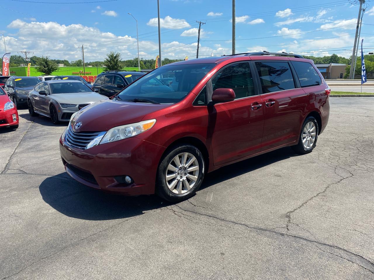 Toyota Sienna XLE Premium 5D Wagon 7 Pass AWD 2015