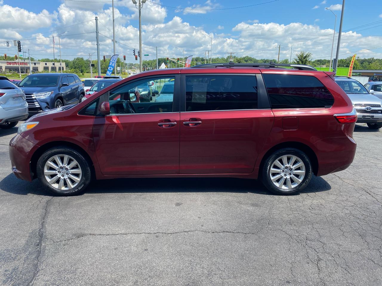 Toyota Sienna XLE Premium 5D Wagon 7 Pass AWD 2015