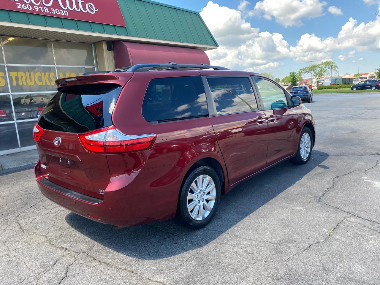 Toyota Sienna XLE Premium 5D Wagon 7 Pass AWD 2015