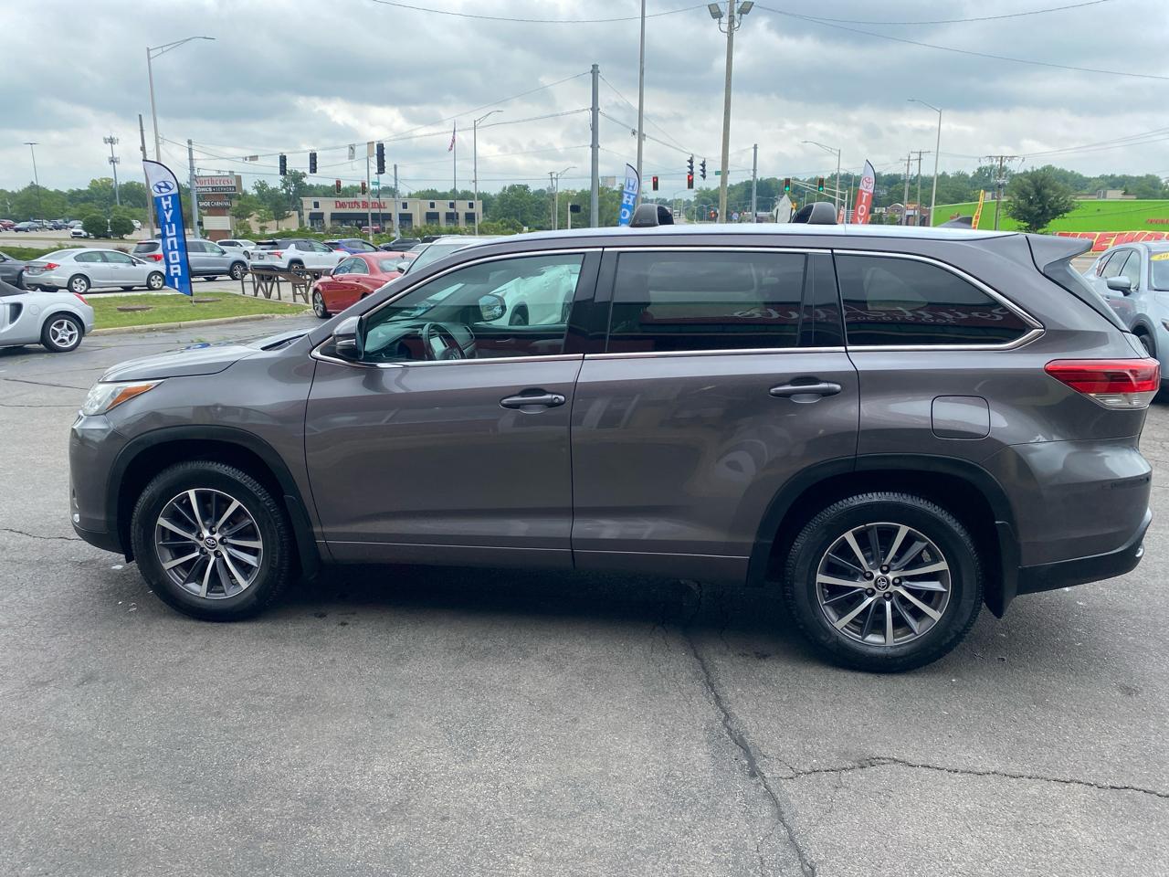 Toyota Highlander XLE AWD V6 2017