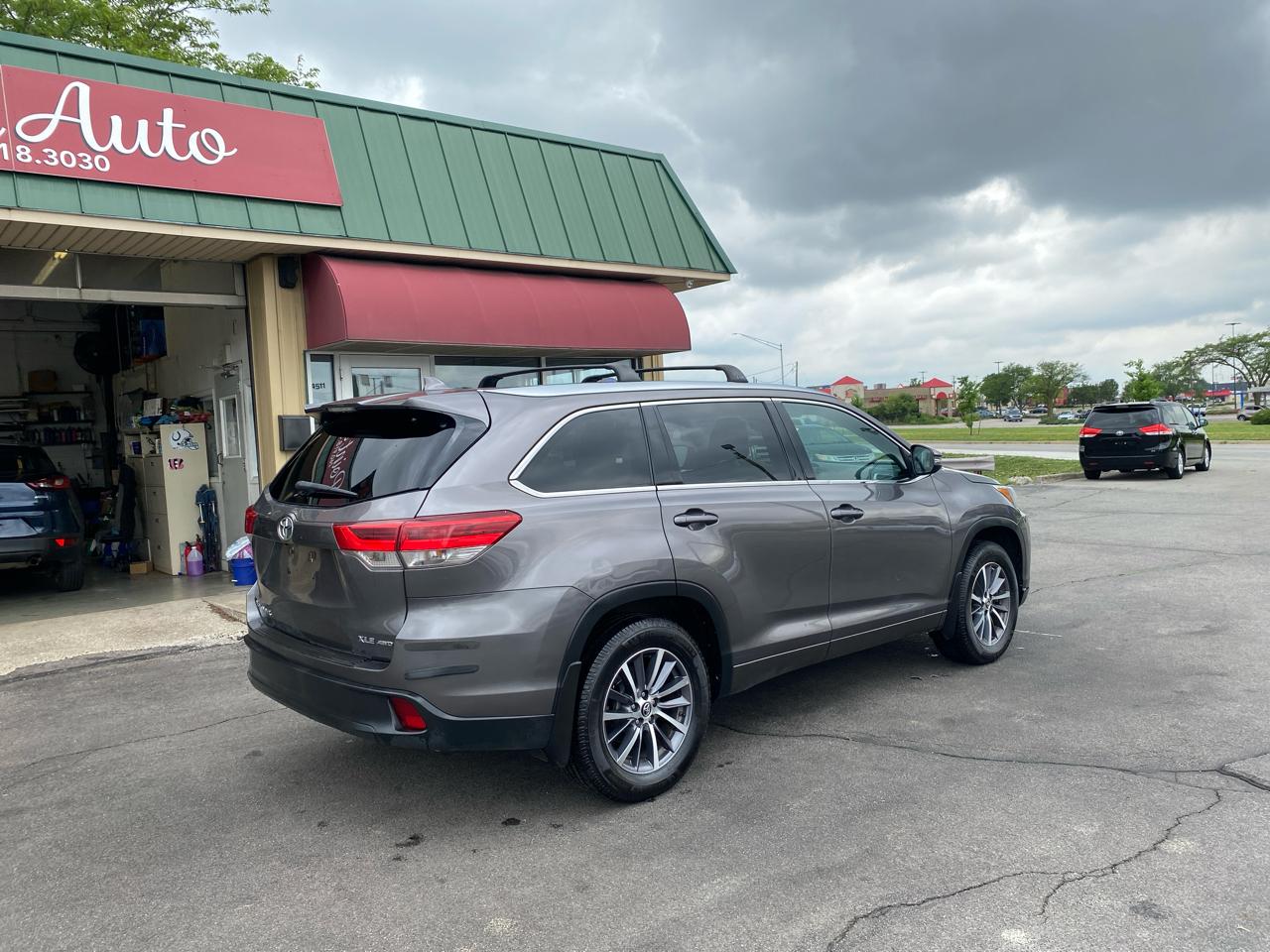 Toyota Highlander XLE AWD V6 2017