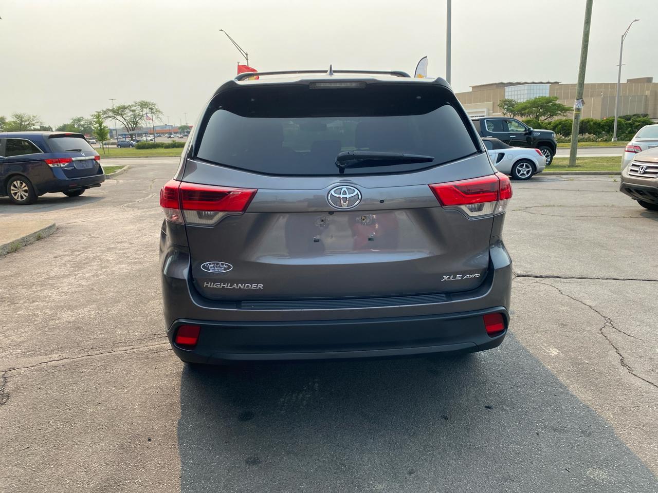 Toyota Highlander XLE AWD V6 2017