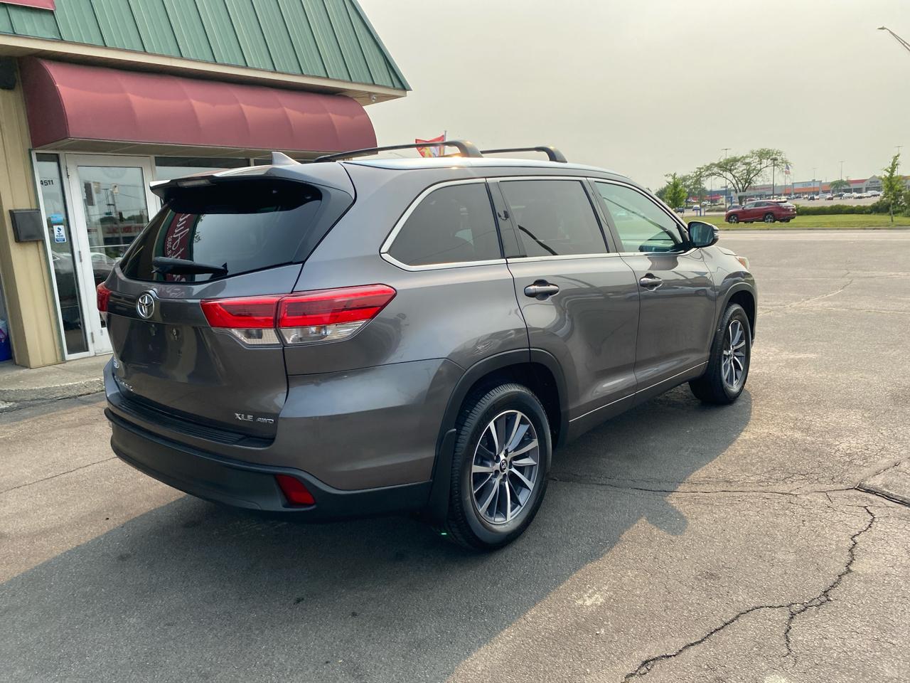 Toyota Highlander XLE AWD V6 2017