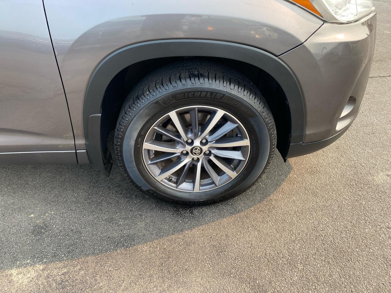 Toyota Highlander XLE AWD V6 2017