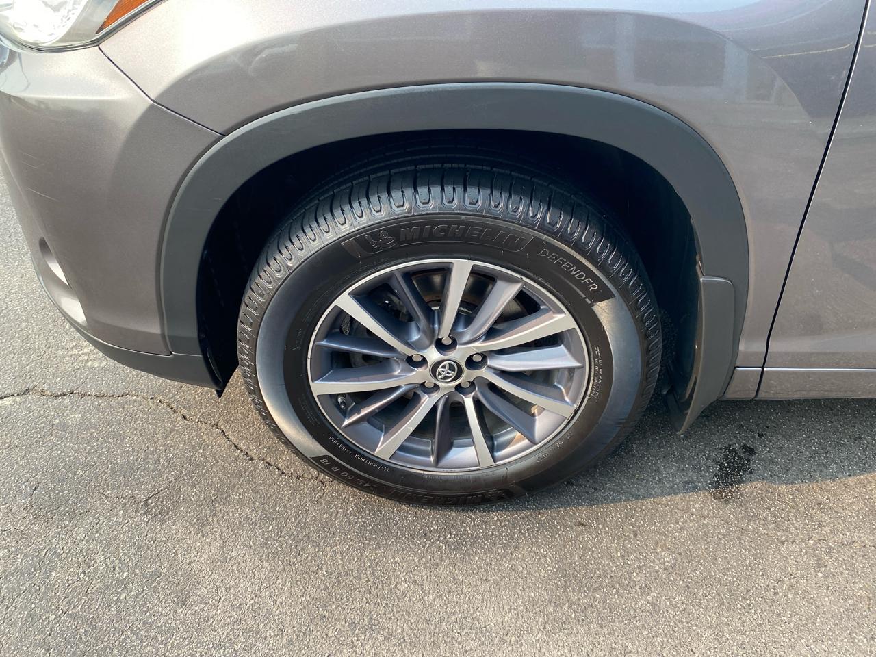 Toyota Highlander XLE AWD V6 2017