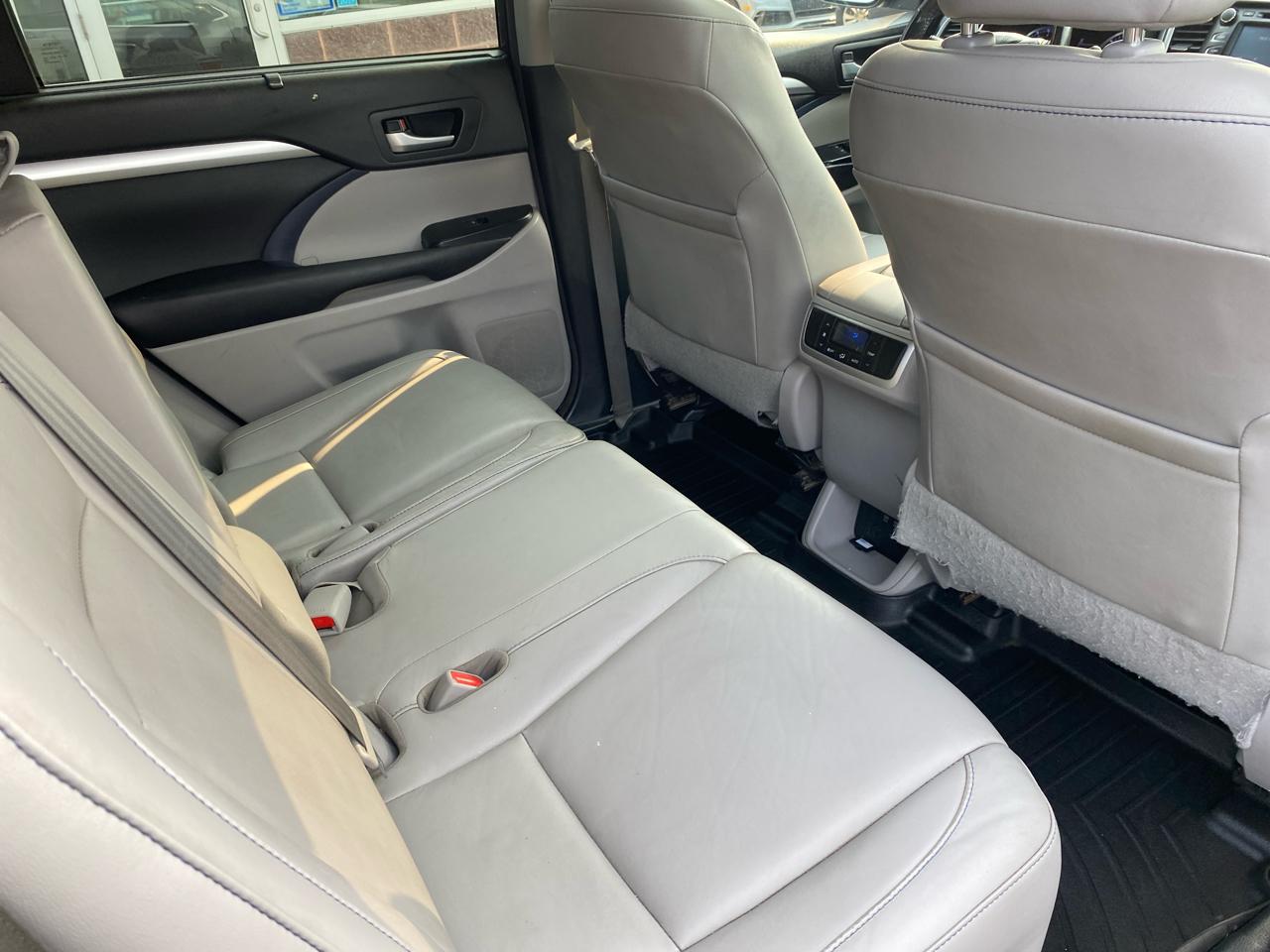 Toyota Highlander XLE AWD V6 2017