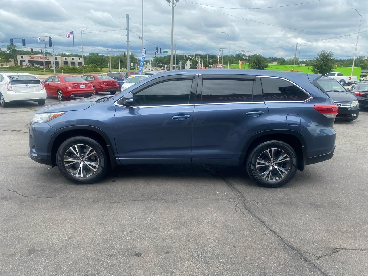 Toyota Highlander LE Plus AWD V6 2017