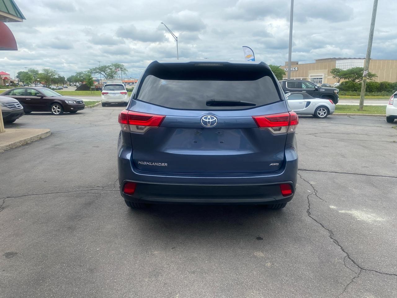 Toyota Highlander LE Plus AWD V6 2017