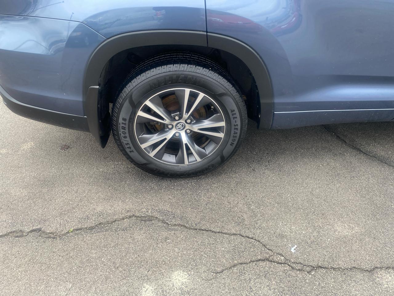 Toyota Highlander LE Plus AWD V6 2017