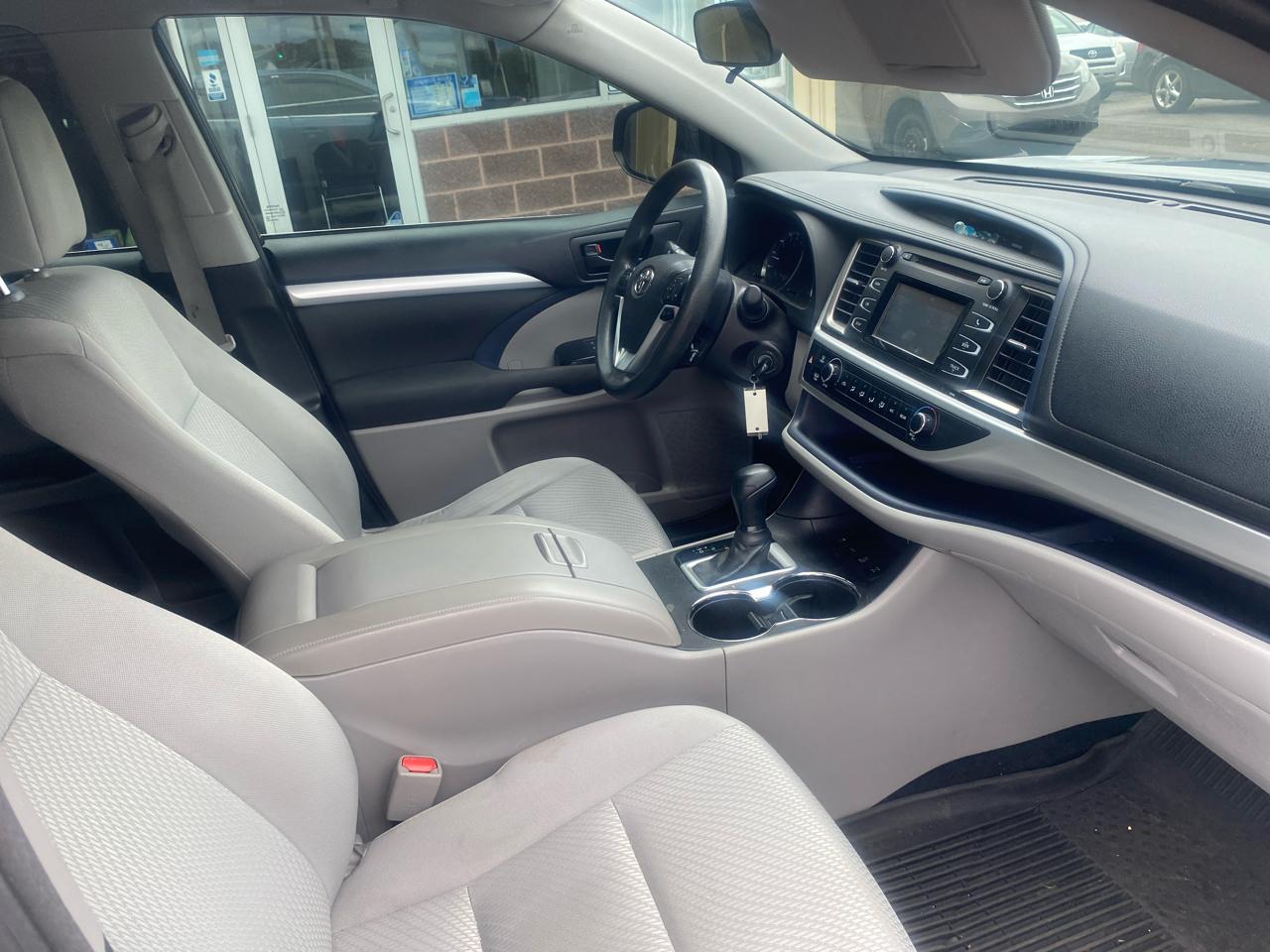 Toyota Highlander LE Plus AWD V6 2017