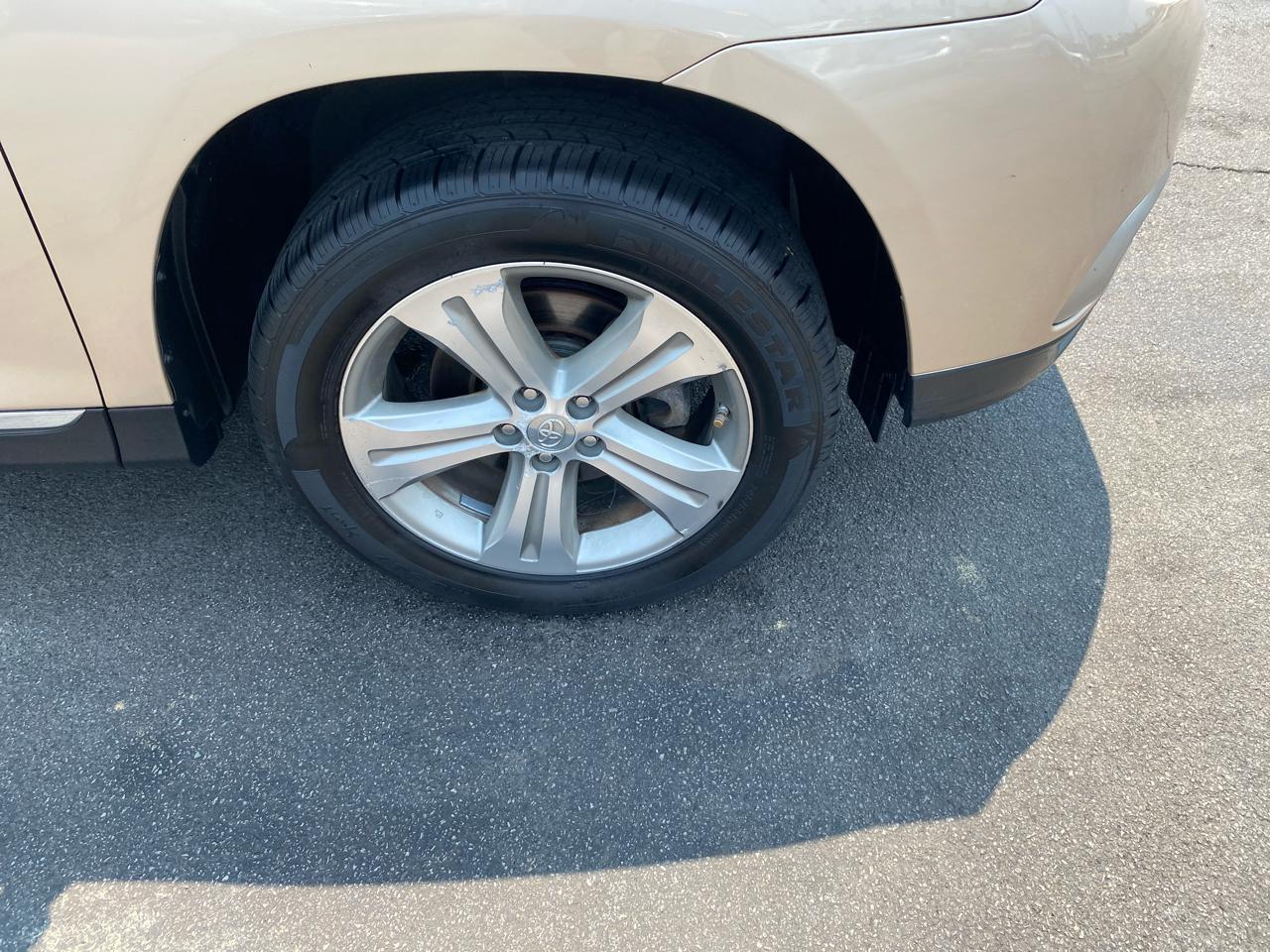Toyota Highlander Limited 4WD 2012