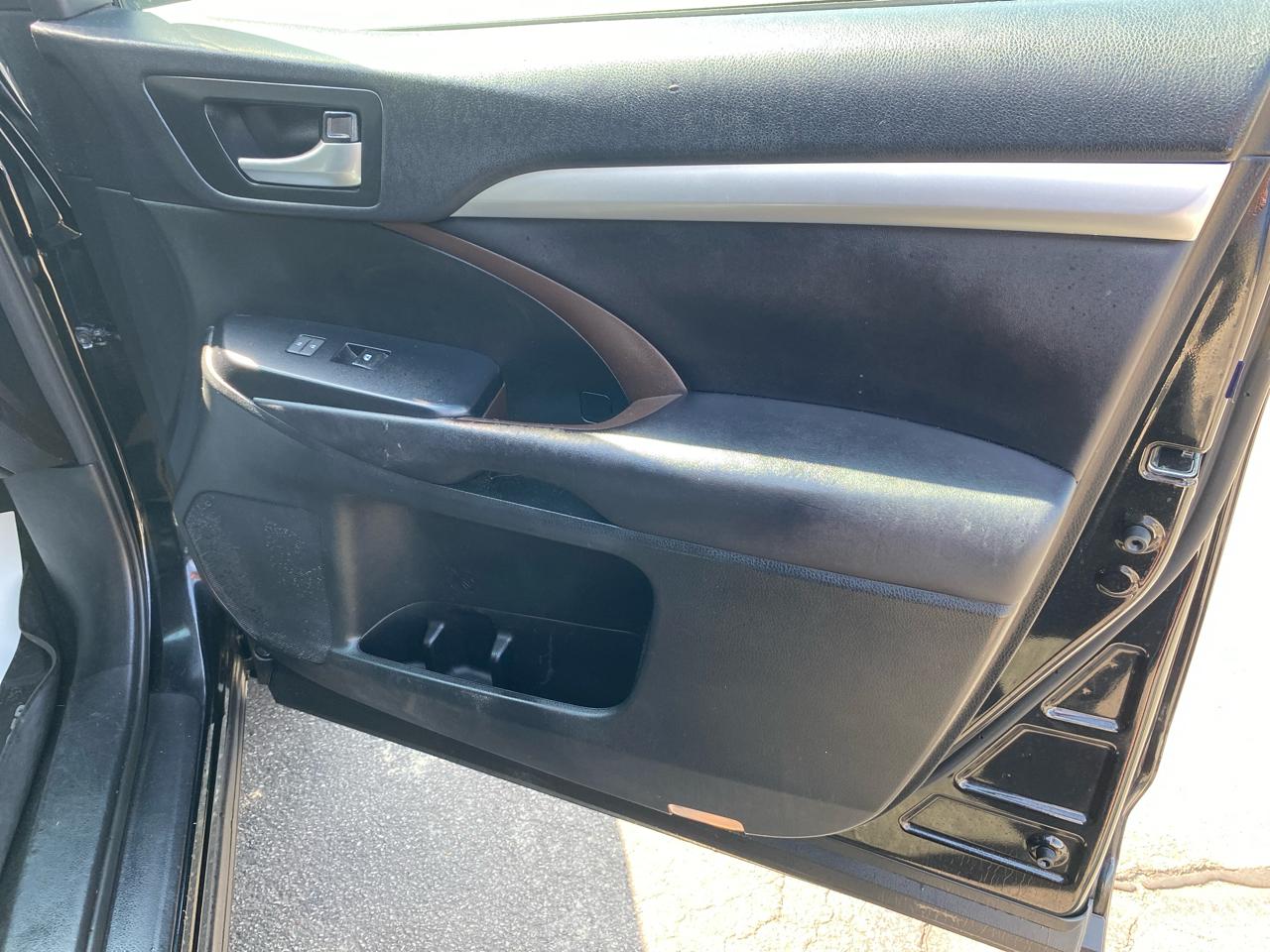 Toyota Highlander XLE AWD V6 2016