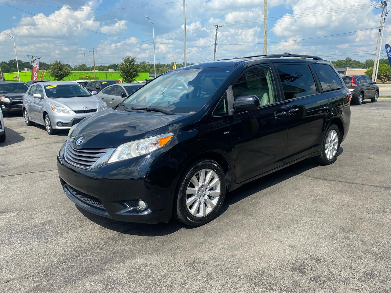 Toyota Sienna XLE 7-Passenger AWD 2017