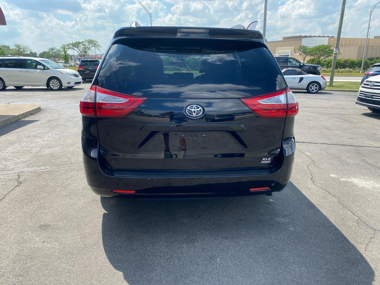 Toyota Sienna XLE 7-Passenger AWD 2017
