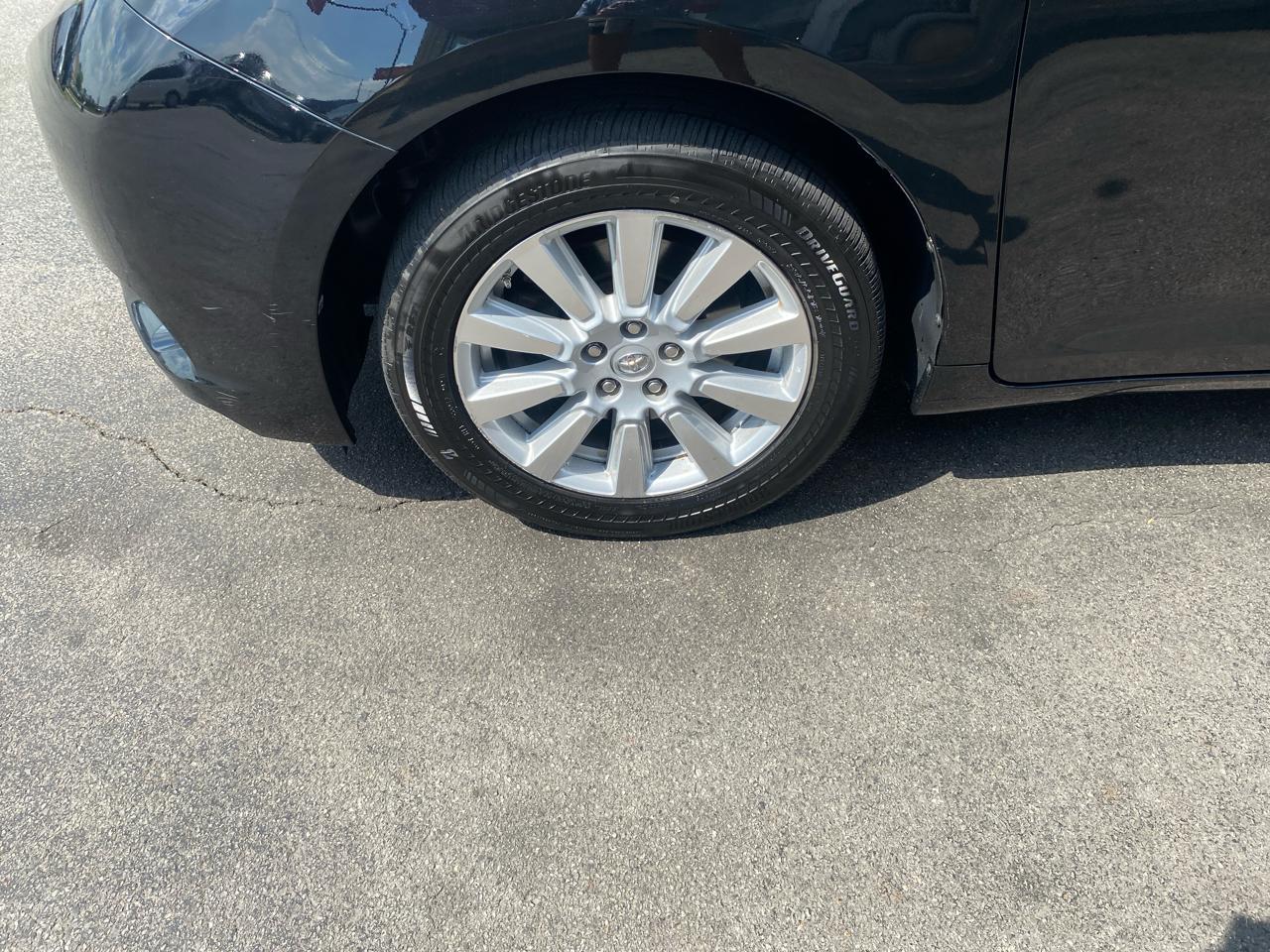 Toyota Sienna XLE 7-Passenger AWD 2017