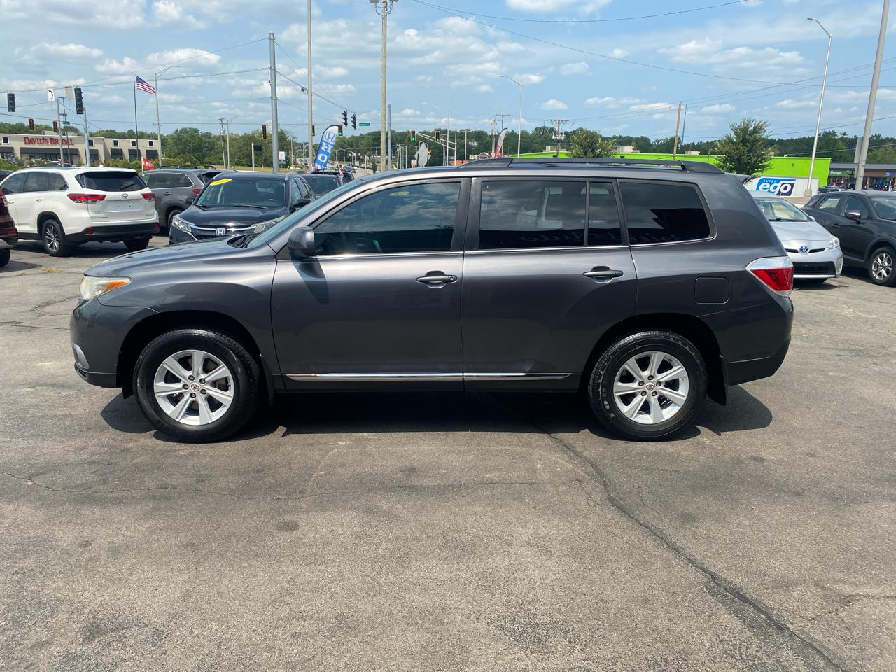 Toyota Highlander Base 4WD 2012
