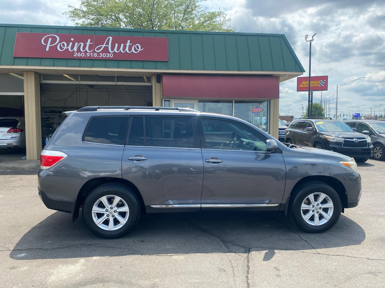 Toyota Highlander Base 4WD 2012
