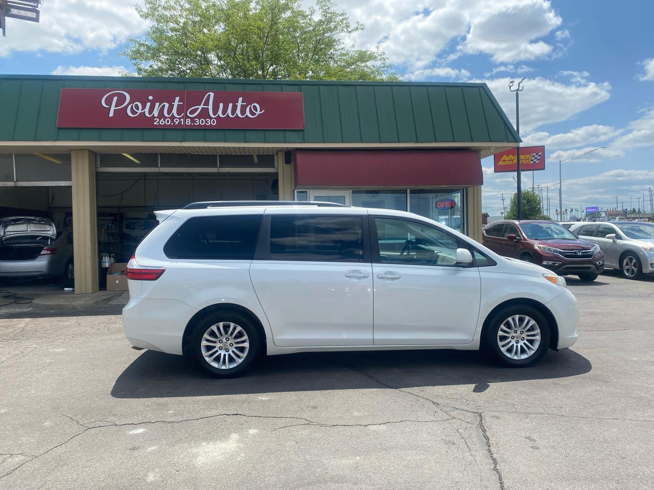 Toyota Sienna XLE FWD 8-Passenger V6 2016
