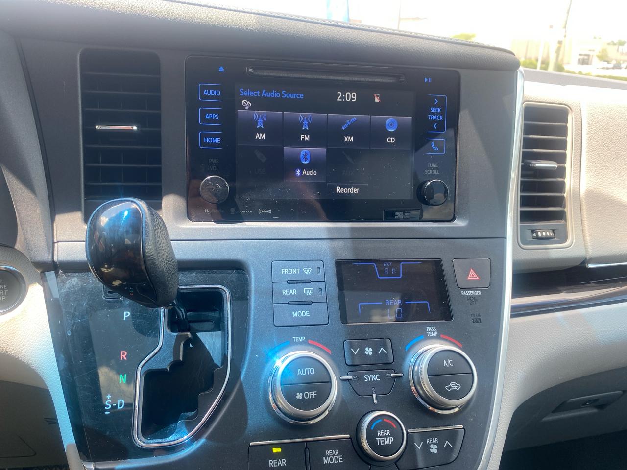 Toyota Sienna XLE FWD 8-Passenger V6 2016