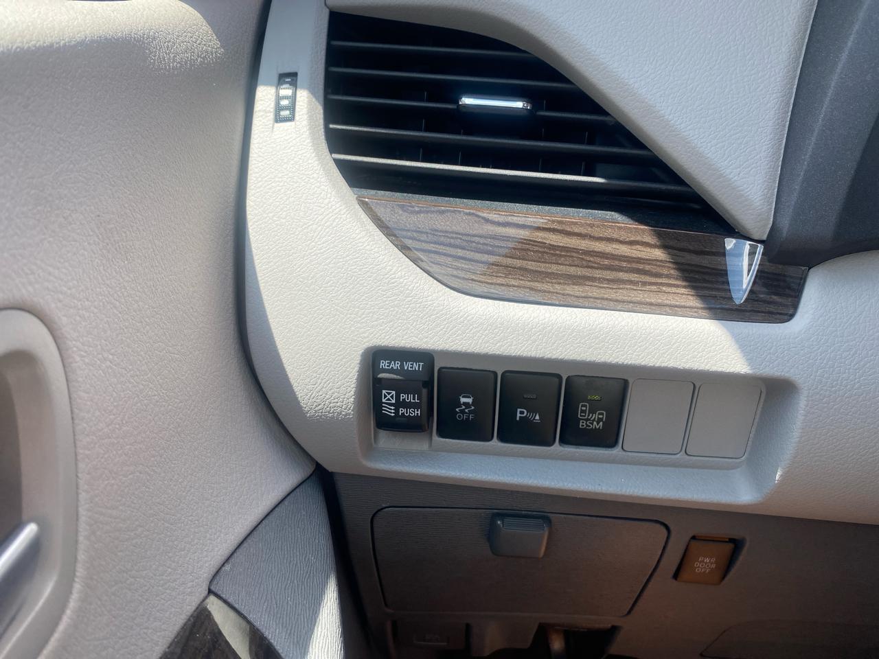 Toyota Sienna XLE FWD 8-Passenger V6 2016