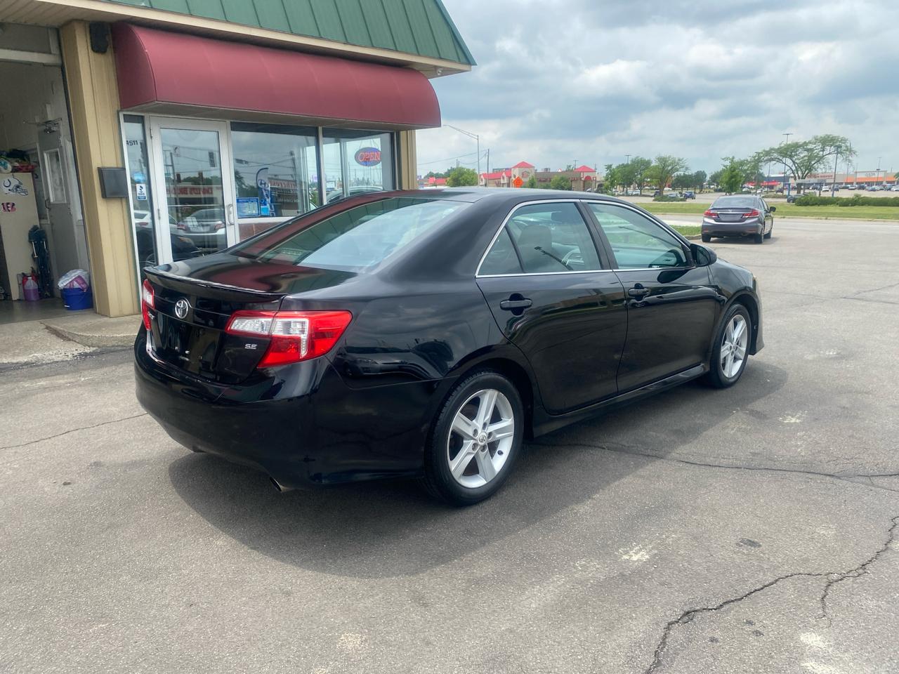 Toyota Camry SE 2012
