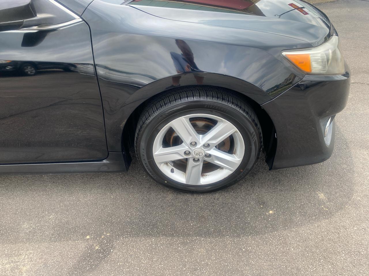 Toyota Camry SE 2012