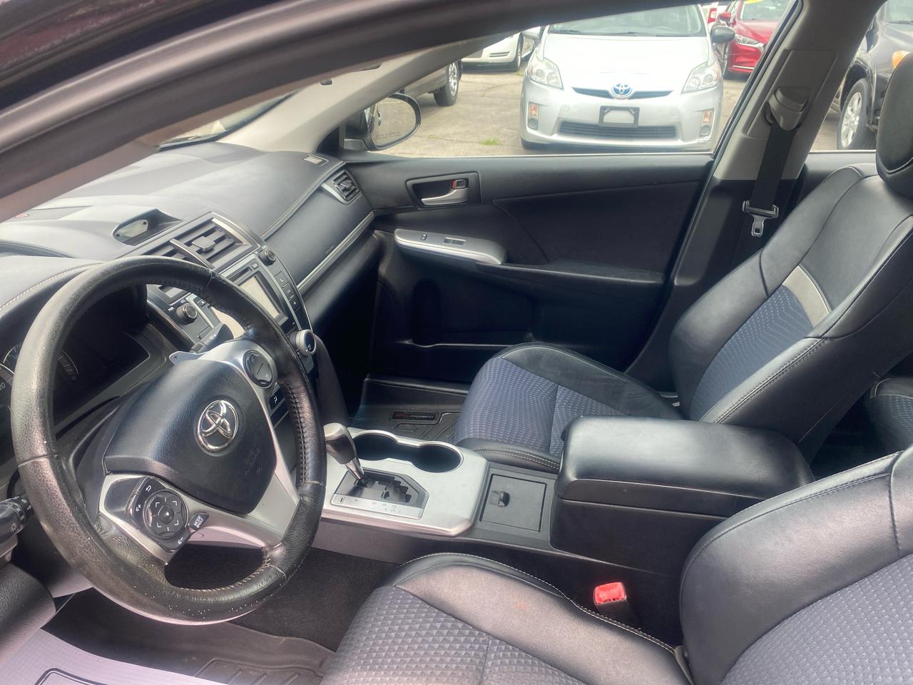 Toyota Camry SE 2012