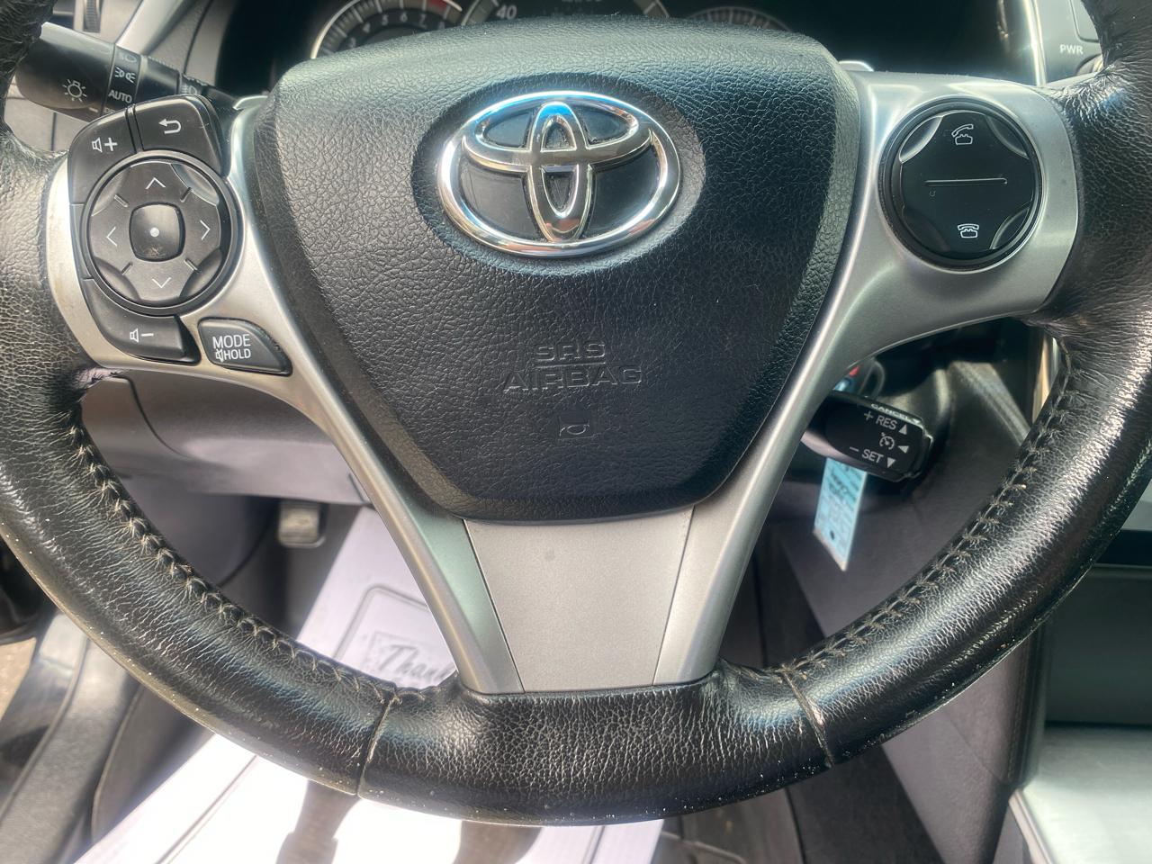 Toyota Camry SE 2012